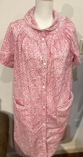 Ladies Night Gown  Size Small Pink Housecoat Cotton Textured Snap Front Pockets
