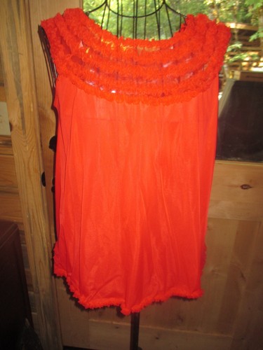 GAYMODE Vintage RED w/RUFFLES Baby Doll NIGHTGOWN Top - Size MEDIUM - 1970's - Picture 4 of 4