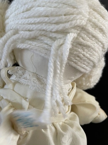 Gund Cloth Rag Doll Ivory White Cotton Yarn Pom Pom Hair 10" Vintage 1981 Rare - Picture 9 of 10