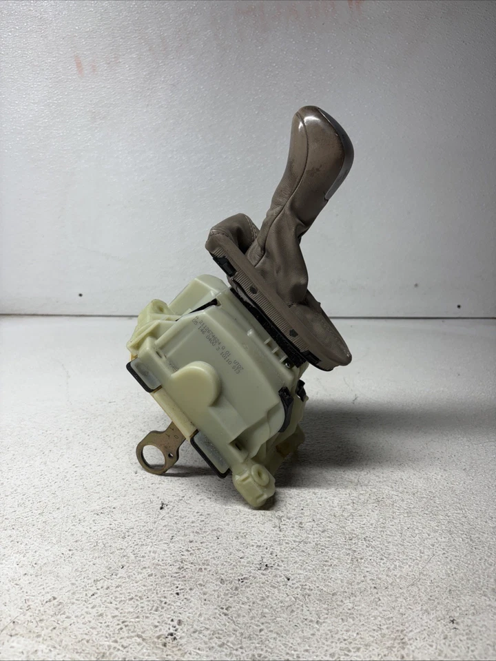 03-09 Selector de cambio de caja de cambios de piso Mercedes E350 Tiptronic A2112674624 Foto 3 de 4