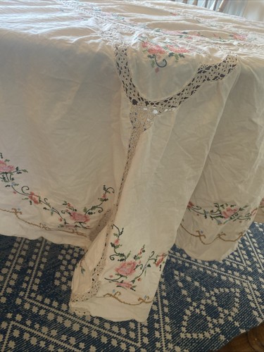 Vintage Cross Stitch Crochet Tablecloth Ivory Pink Flowers Oval 62"x113" Granny - Picture 6 of 13
