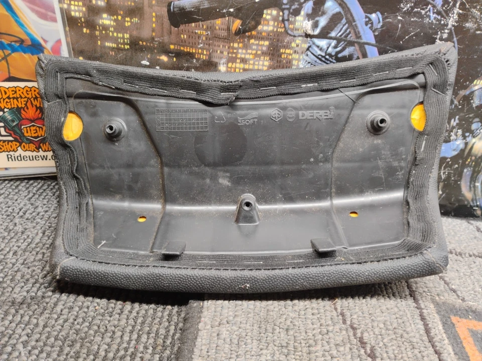 2007 06-08 Piaggio MP3 скутер 250CC верхнее сиденье на танкетке спинка опора задний пассажир - Изображение 3 из 3