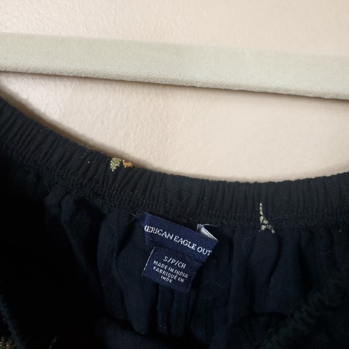 Paquete de cuatro blusas American Eagle talla S - Imagen 12 de 12