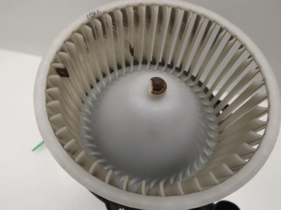 Conjunto de motor soplador de climatización Hyundai Elantra 2001-2006 usado OEM 971132D010 Foto 3 de 4