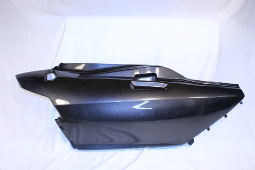 COVER, SIDE RH (BLACK) | MODEL K4