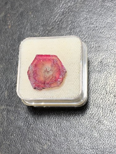 Turmalin, Wassermelonenturmalin, Anschliff, Karibib, Namibia - Bild 2 von 2