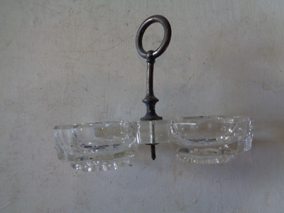 File:Salière et poivrier.jpg - Wikimedia
