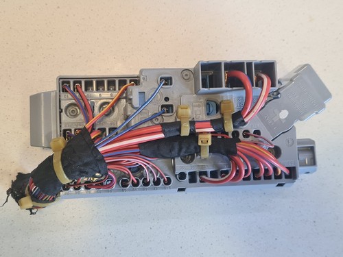 ⭐⭐OEM BMW 3 X3 X5 Series G20 G01 G05 Interior Front Fuse Relay Box 6114 6807487 - Picture 9 of 9