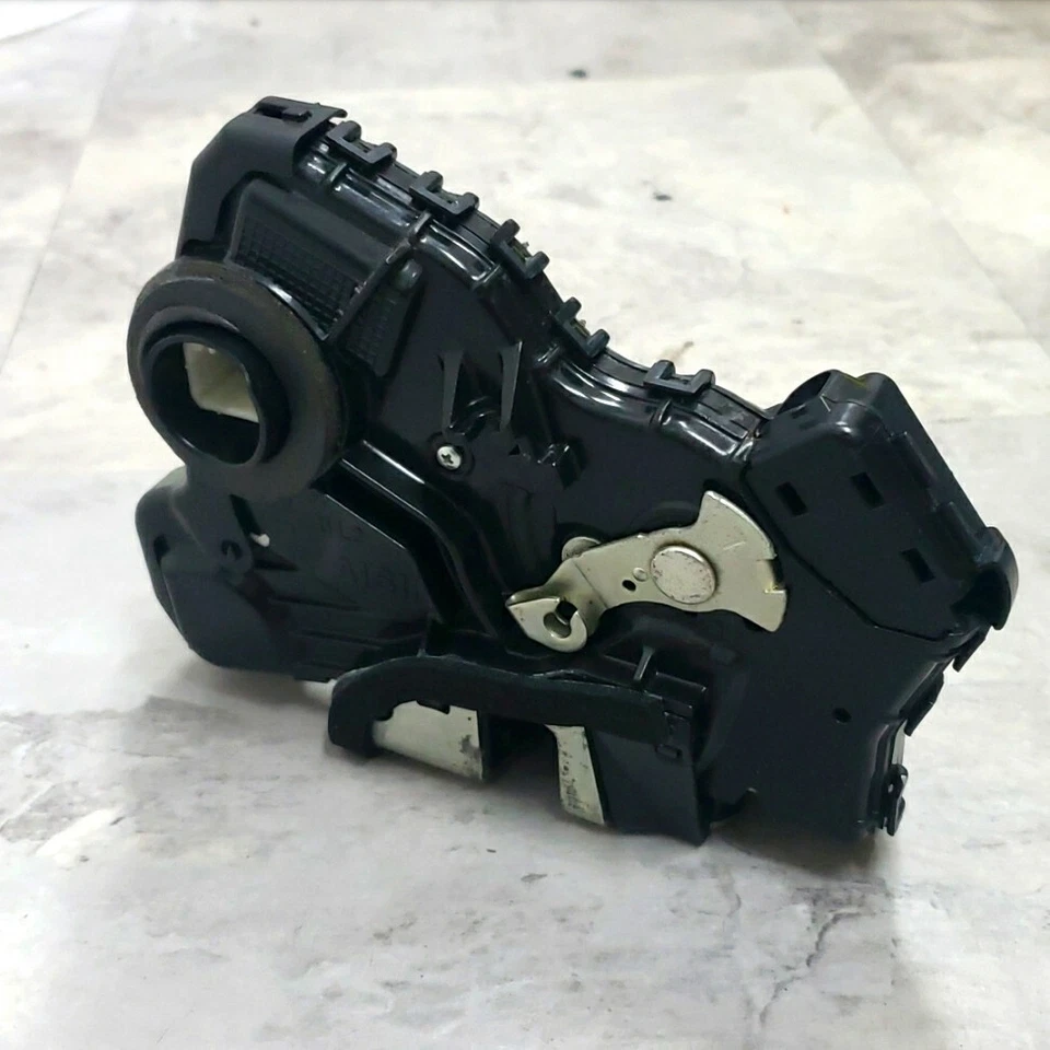 LIFETIME WARRANTY 2003 - 2008 Genuine Pontiac Vibe door lock actuator LEFT FRONT - Image 4 of 4