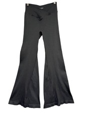 Gray Ribbed Flare Leg Yoga Pants M V-Waist Comfy High Waist Stretchy Active wear