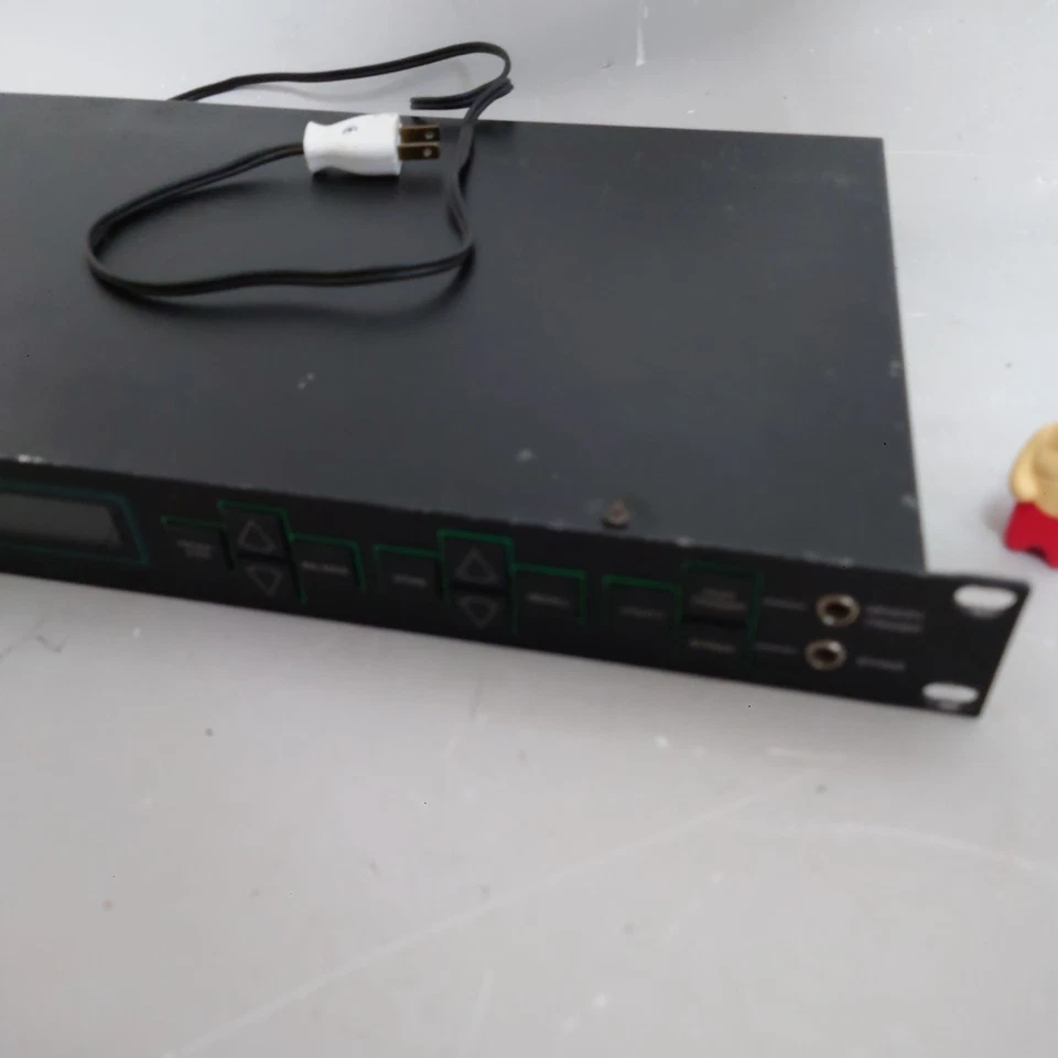 Yamaha SPX90 II Digital Multi Effects Processor Rack Unit Tested from Japan - Image 4 of 4