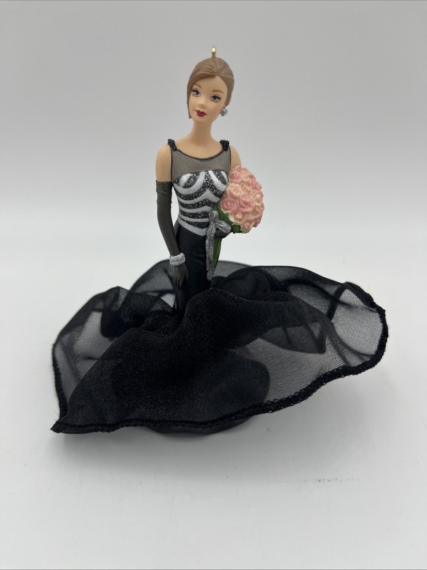 1999 Hallmark Keepsake Barbie 40th Anniversary Ornament in Original Box GUC