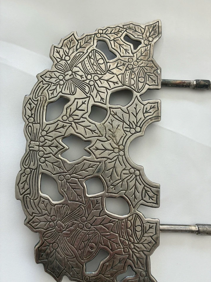 Vintage Footed Silverplate Expandable Trivet By  “HOLIDAY HOME ACCENTS” - Image 4 of 4