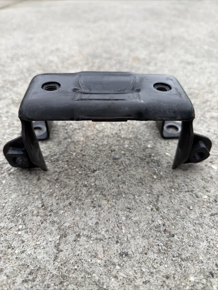 Soporte de montaje en riel de marco de barra estabilizadora delantera Camaro/Firebird (se adapta a izquierda y derecha) 93-02 Foto 3 de 4