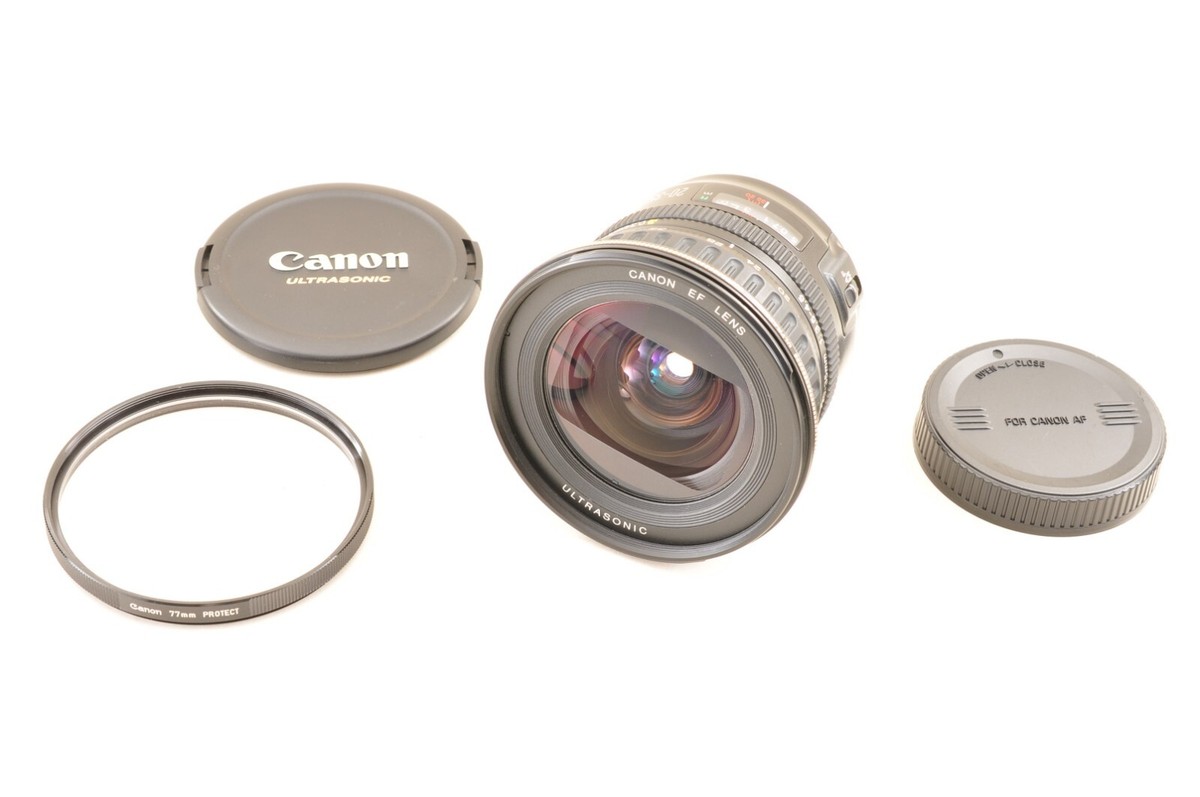 Canon EF 20-35mm F/3.5-4.5 USM Zoom Lens EF mount *Near Mint
