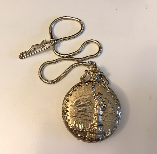 STATUE OF LIBERTY POCKET WATCH AND CHAIN RUNNING LIMITED EDITION 1986