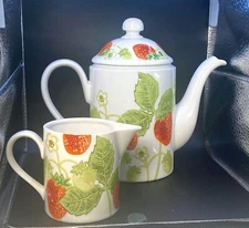 Vintage 1975 MCM Fritz & Floyd Neiman Marcus Wild Strawberry Tea Pot & Creamer