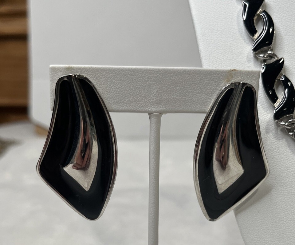 Vintage Necklace And ClipOn Earrings Set Black And Silver Hues eBay