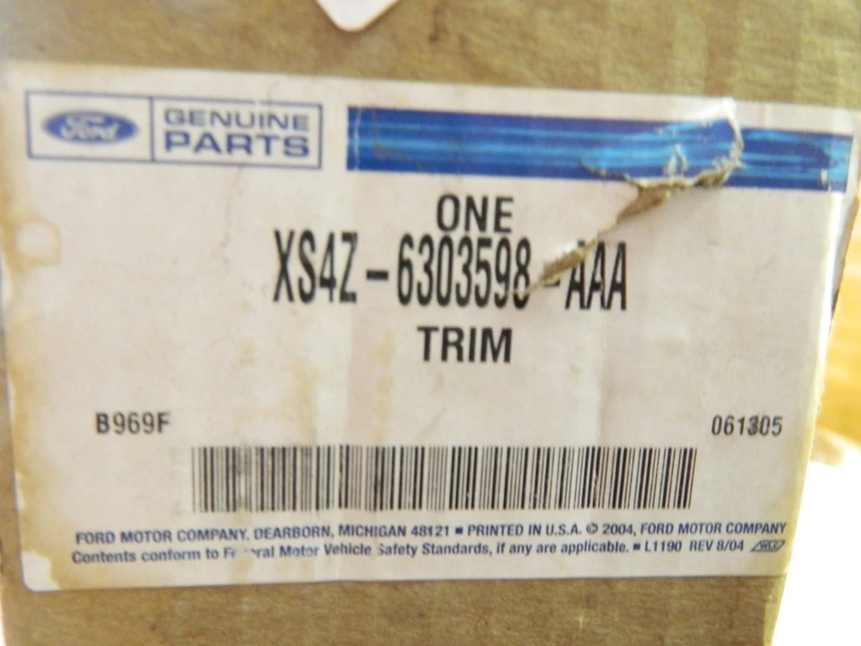 Novo OEM 1999-2003 Ford Escort Rocker Floor Pillar acabamento interno preto - Imagem 3 de 3