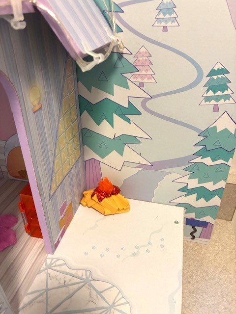 LOL Surprise Winter Disco Chalet Wooden Doll House With Furniture / Accessories