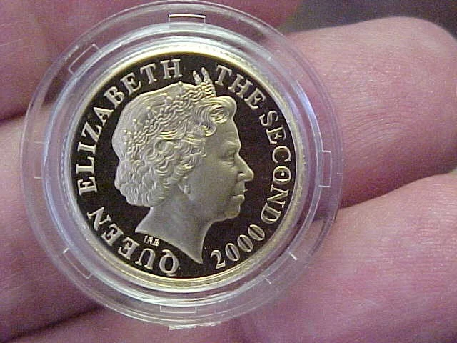 RARE 2000 BALLIWICK OF JERSEY GOLD PROOF SOVEREIGN GREAT BRITAIN MINTAGE 2000 PC - Image 3 of 4