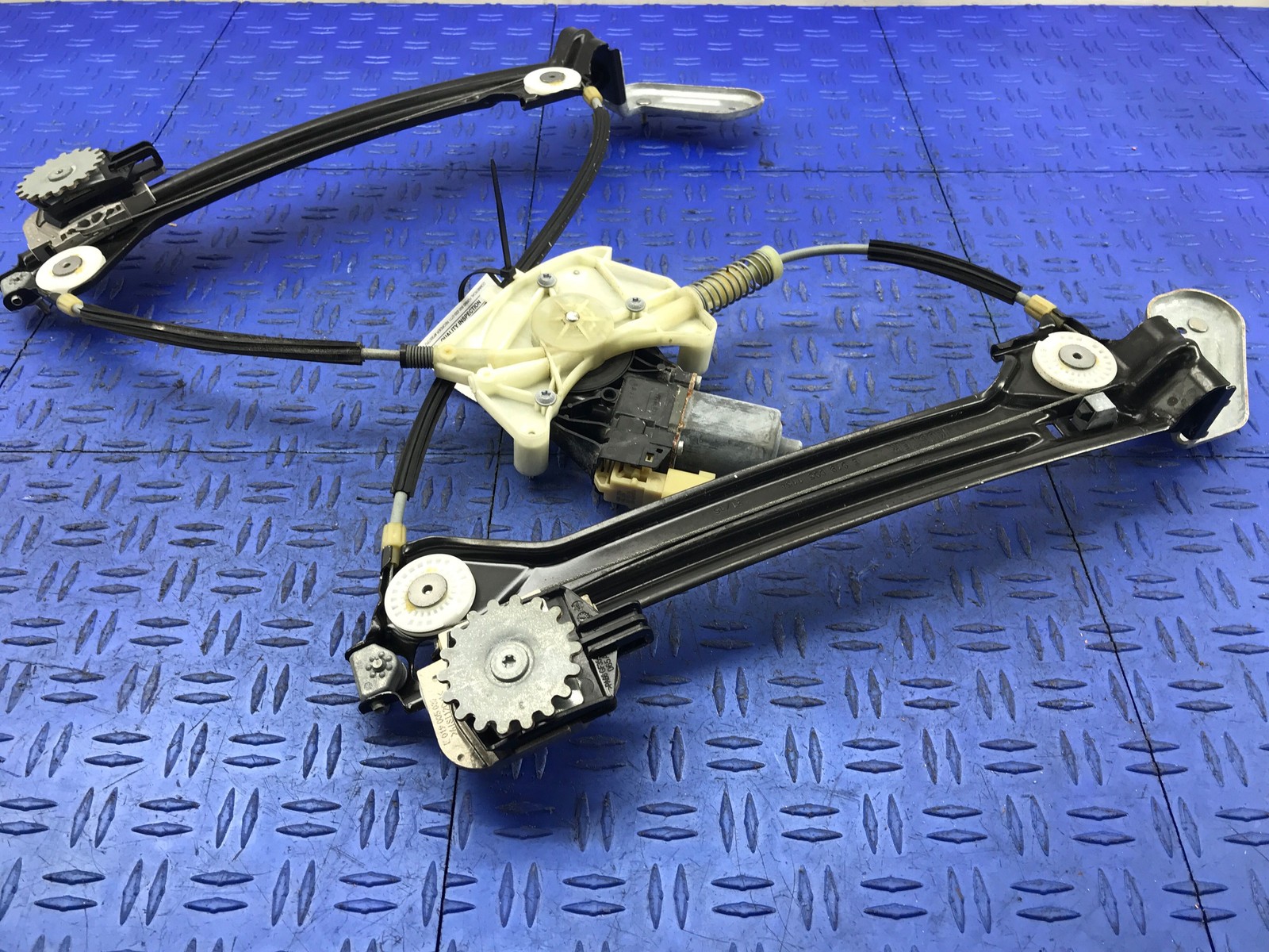 2014-2021 MASERATI QUATTROPORTE REAR LEFT DOOR WINDOW GLASS REGULATOR W/MOTOR