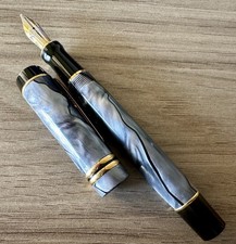 Parker Duofold international Fountain Pen Pearl & grey not limited edition