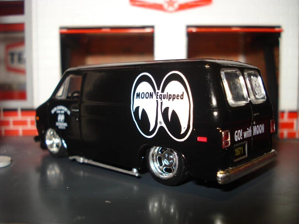 1971 71 CHEVROLET PANEL VAN LIMITED "MOONEYES" LOWERED BLACK 1/64 M2 - Image 4 of 4