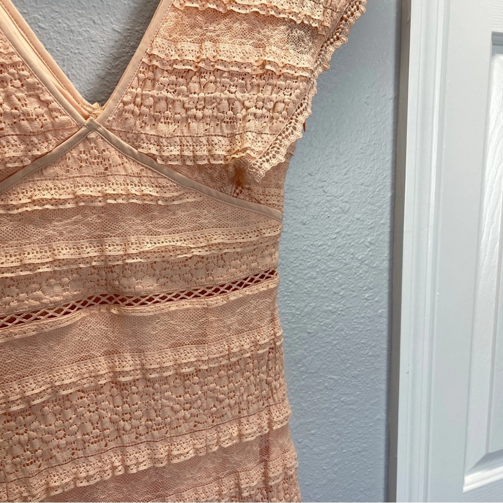 Abito tubino in pizzo con orlo Foxiedox San Valentino in blush piccolo