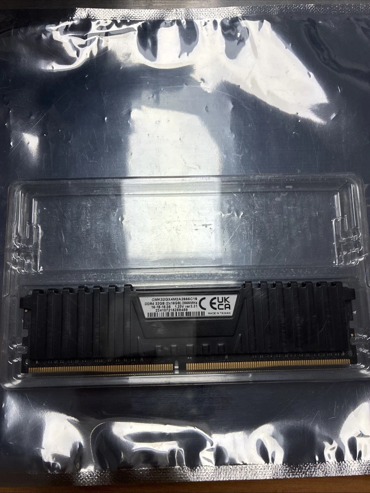 Corsair VENGEANCE 16GB kit 1x16GB DDR4 2666MHZ (single stick) CMK32GX4M2A2666C16 - Image 2 of 3