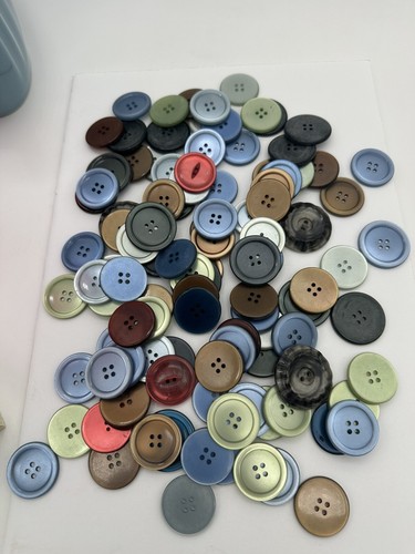 Buttons Misc Lot Great For Crafts Lot It 100 Blue/green Misc - Picture 2 of 4