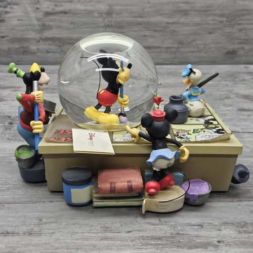 Disney Mickey Donald Goofy Minnie Comics Modell Noten Lite Up Schneekugel - Bild 13 von 24