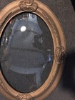 ANTIQUE OVAL  PICTURE FRAME W ORIGINAL  BUBBLE GLASS. — photo 2