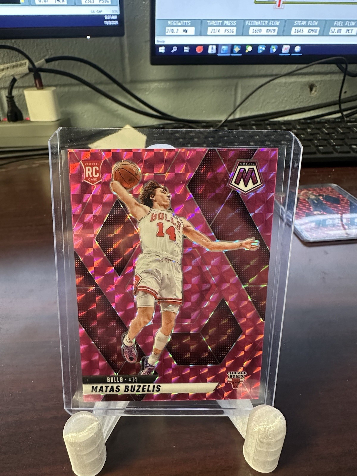 2024-25 Panini Mosaic - Rookies Matas Buzelis #223 Pink Mosaic Prizm /175 (RC)