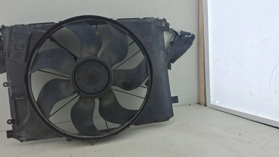 08-18 Ventilador de refrigeración del radiador del motor Mercedes W204 E350 C250 C300 2049060212 OEM Foto 4 de 4