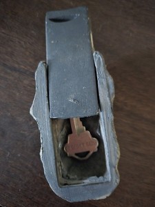 Hide a key rock