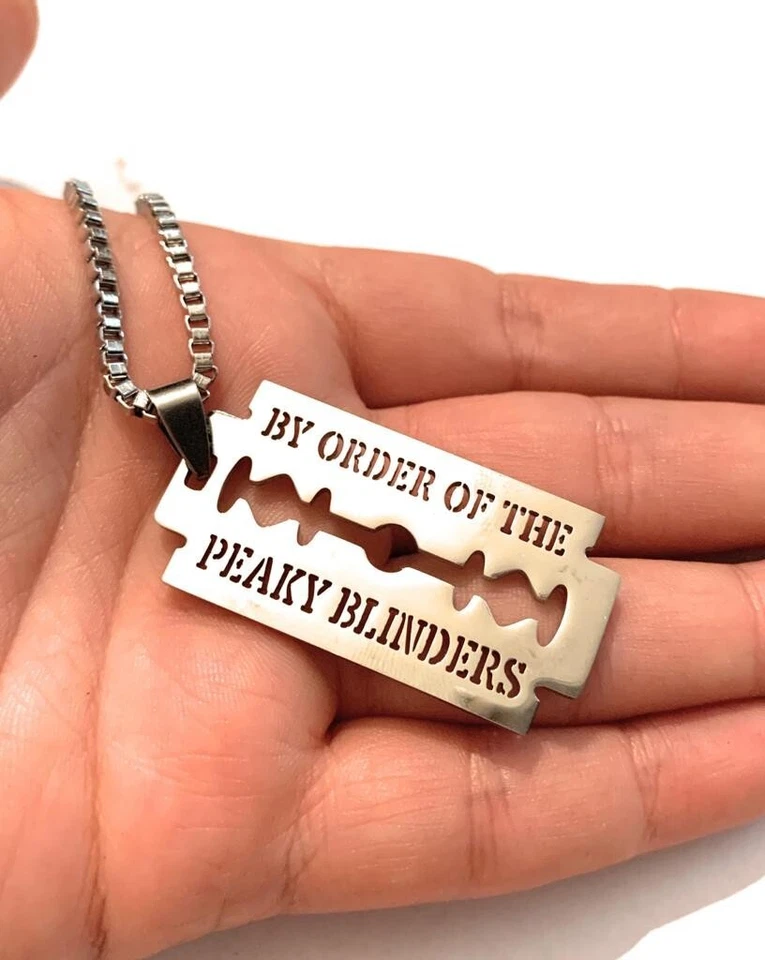 Peaky Blinders Collana Acciaio Thomas Shelby Incisioni Lama By Order Of Serie - Immagine 2 di 4
