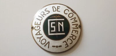 Plaque Badge rond ancien émaillé bombé SNC Voyageurs de commerce SNCF ?? - Photo 1/4