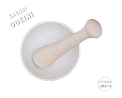 ครกและสาก Kai Select 100 – ทำจากพอร์เซลินสีขาว ภายในมีร่อง สากทำจากไม้