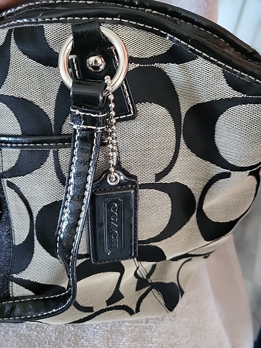 COACH's Signature 2Way Shoulder Bag Canvas Leather Black pocket