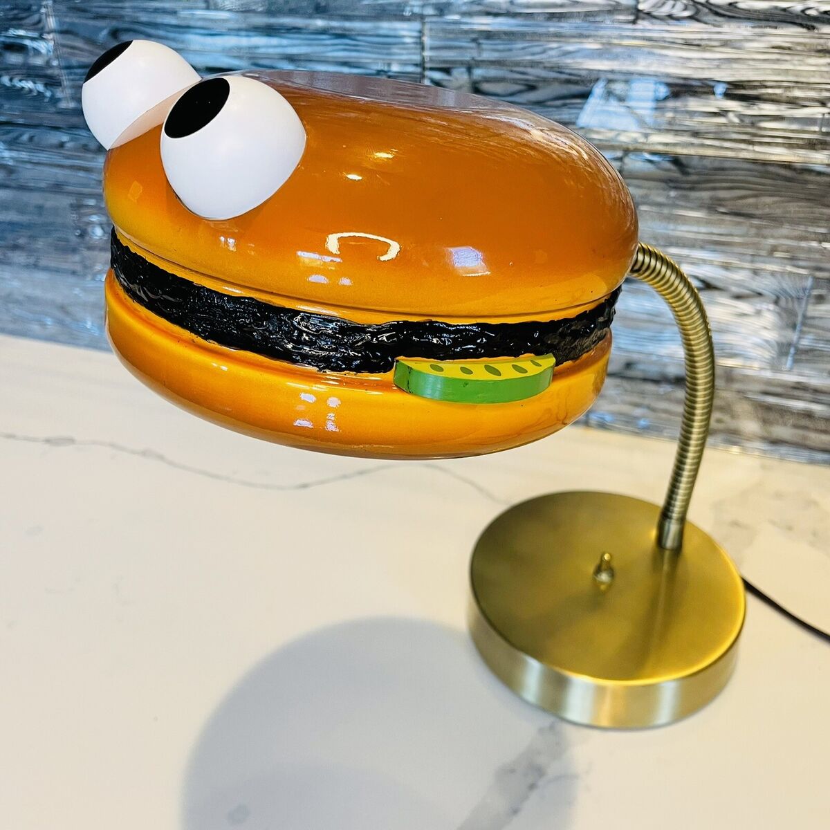 🍔 Vintage 1980 McDonalds Burger Lamp Statue Americana 🍔 Vintage 1980 McDonalds Burger Lamp Statue Americana