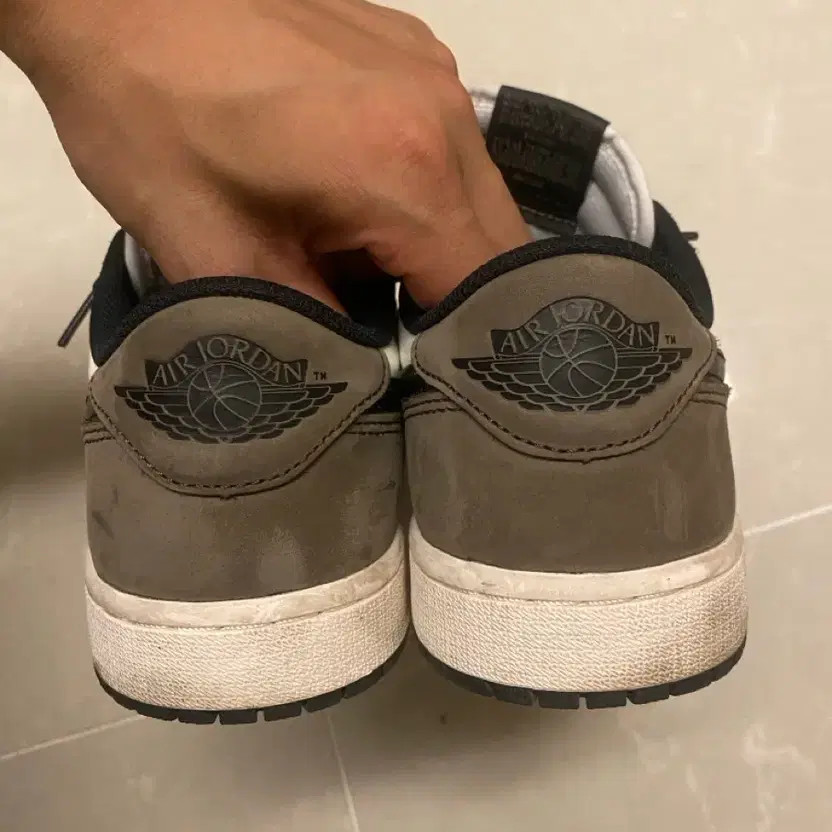 Nike Jordan 1 Low Mocha 270 Sneakers thumbnail 2