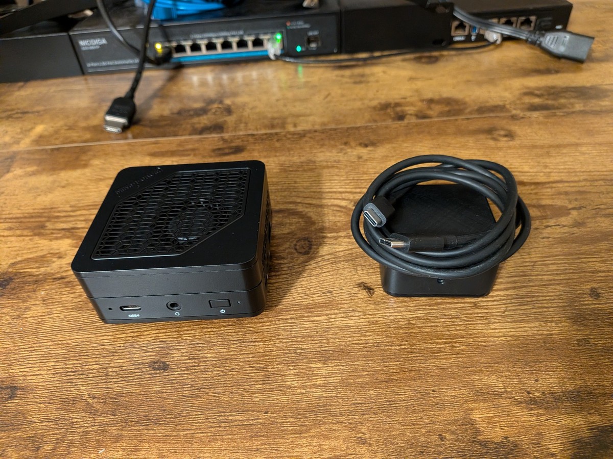 Minisforum EM680 Mini PC Ryzen 7 6800U 32GB RAM 512GB SSD USB4
