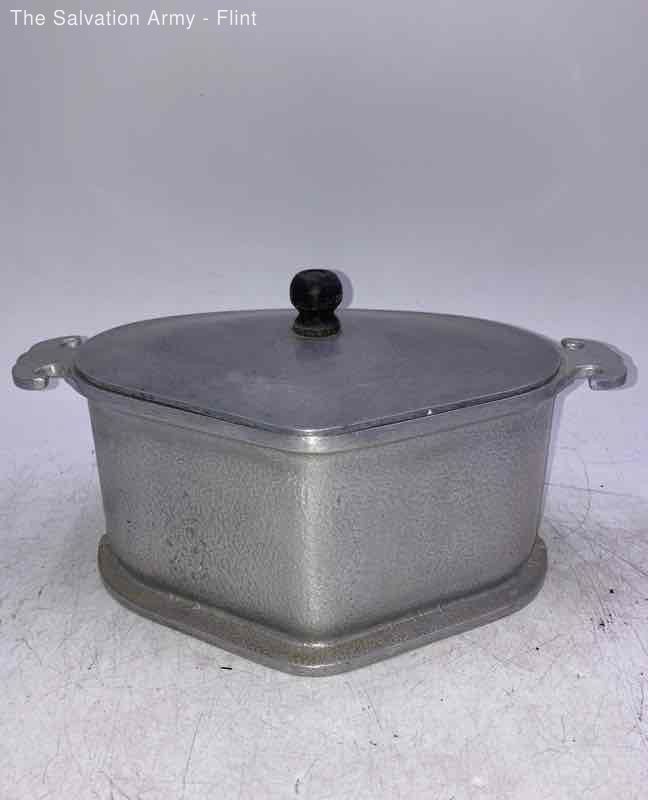 Guardian Service Cookware Lidded Casserole Serving Pot Dish With Handles