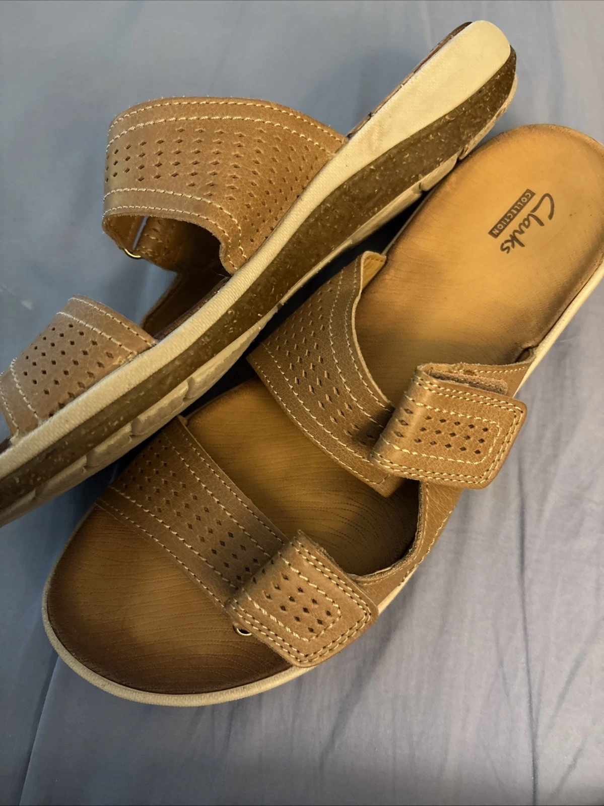 CLARKS Sandali donna Clark’s Slide con plantare brunito e cinturini regolabili 10M