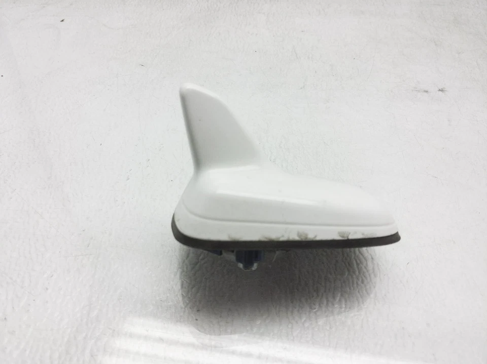Antena de techo Audi A4 2013 2014 2015 2016 4G0-035-503-J-Gru - Ibis blanco Foto 2 de 4