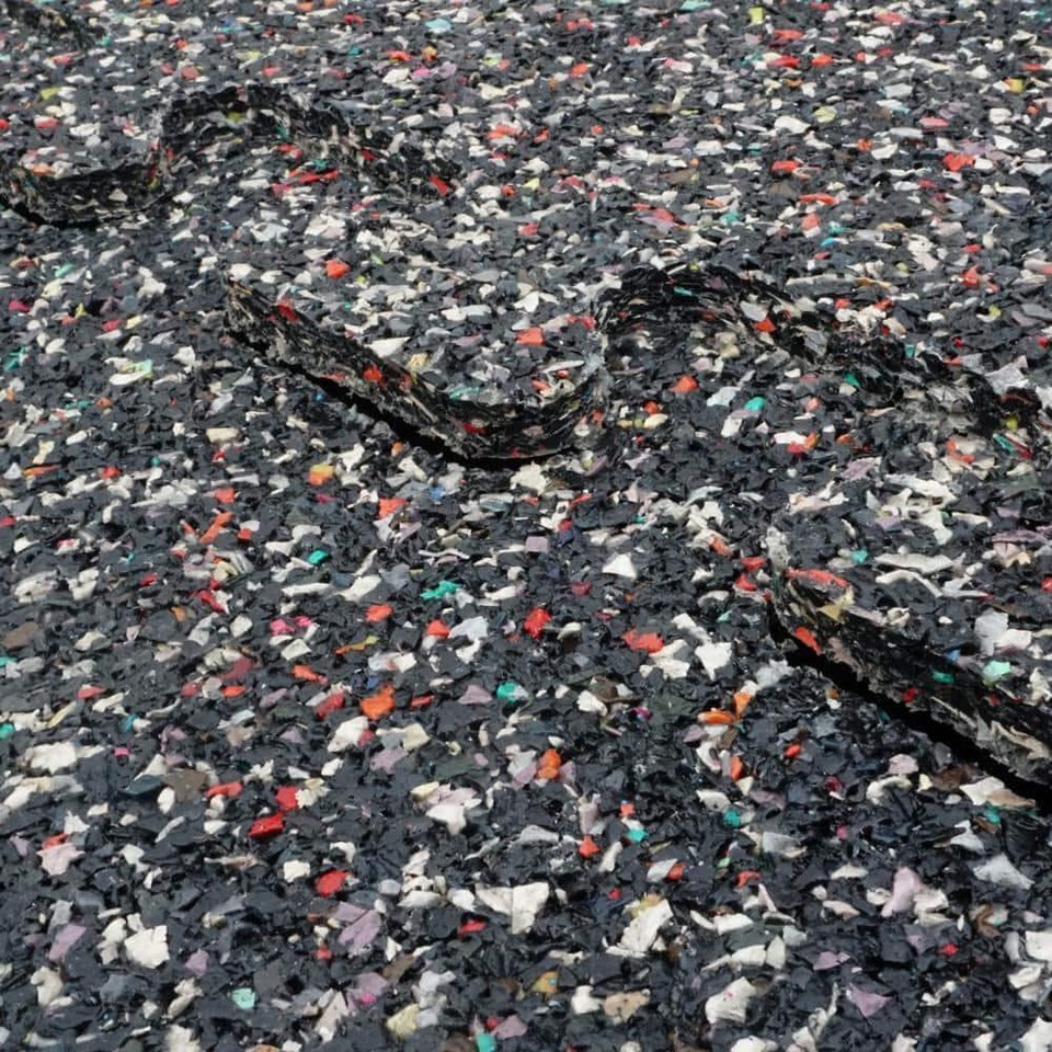 TrafficMaster Gym Flooring Tiles 18" x 18" Nike Grind Rubber Light Gray