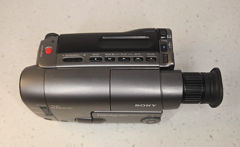 Sony Handycam CCD-TRV12 8mm Analog Camcorder for sale online Sony Handycam CCD-TRV12 8mm Analog Camcorder for sale online