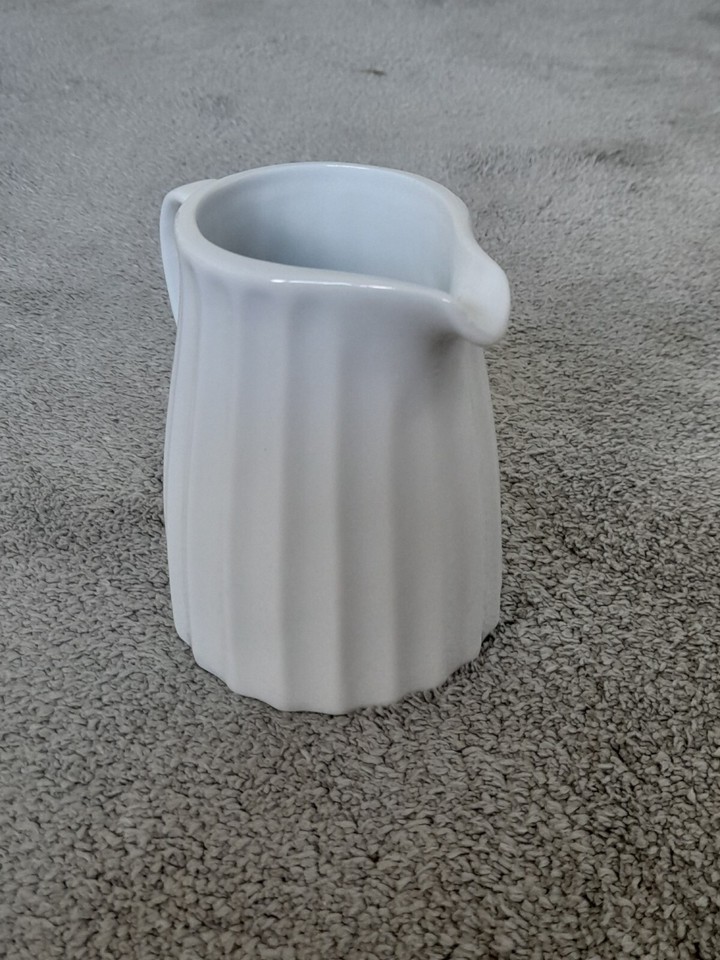 Ceramic Ribbed White Milk Cream Sauce Jug Gravy Custard Serving