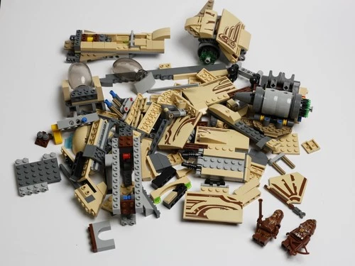 LEGO Star Wars Wookiee Gunship 75084 –Unbuilt – Parts Lot w/ Minifigures